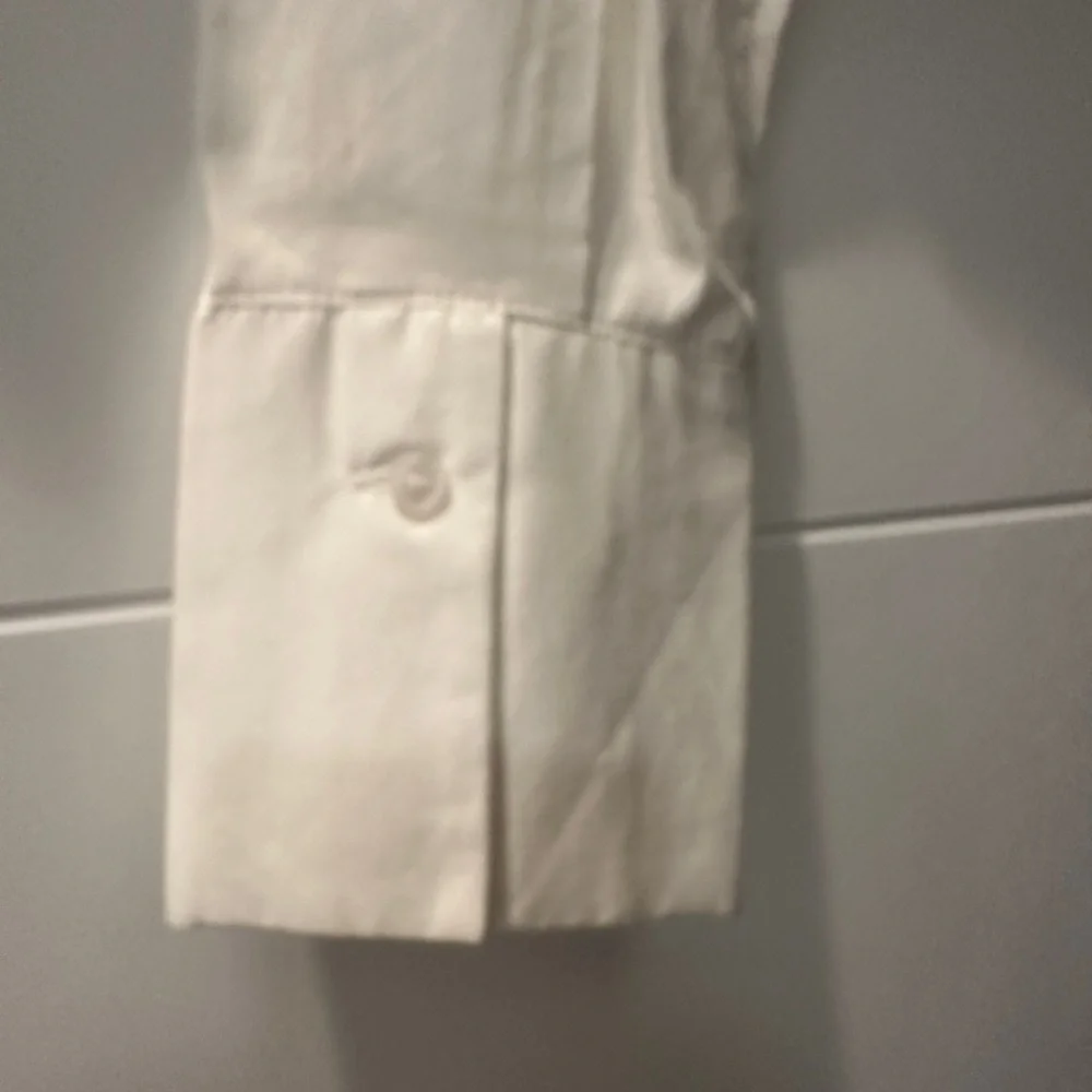 Cotton Candy LA Chic White Wrap Crop Top with Long Cuffed Sleeves Holiday Chic M - Picture 11 of 13